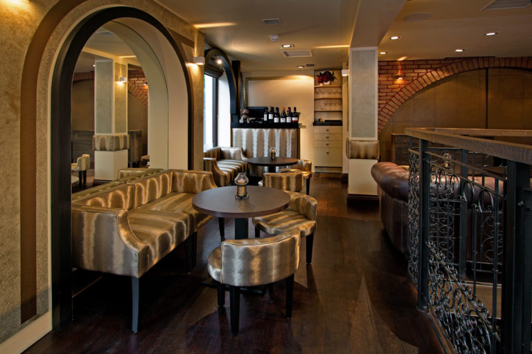 CRIB DE RIB RESTAURANT Lacaze London